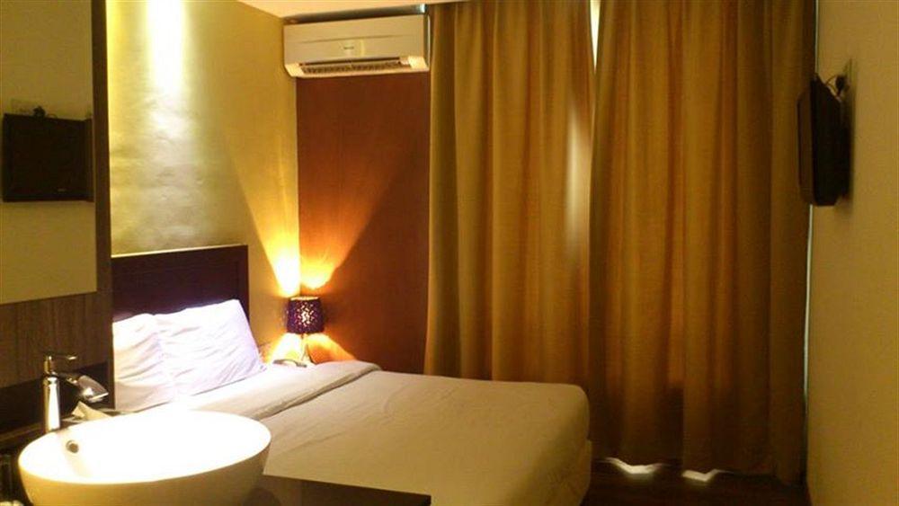 Zotel Business & Leisure Hotel Kuching Eksteriør billede